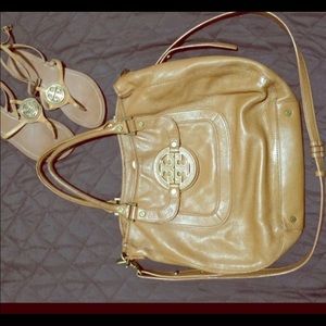 Authentic beautiful Tory Burch tan purse